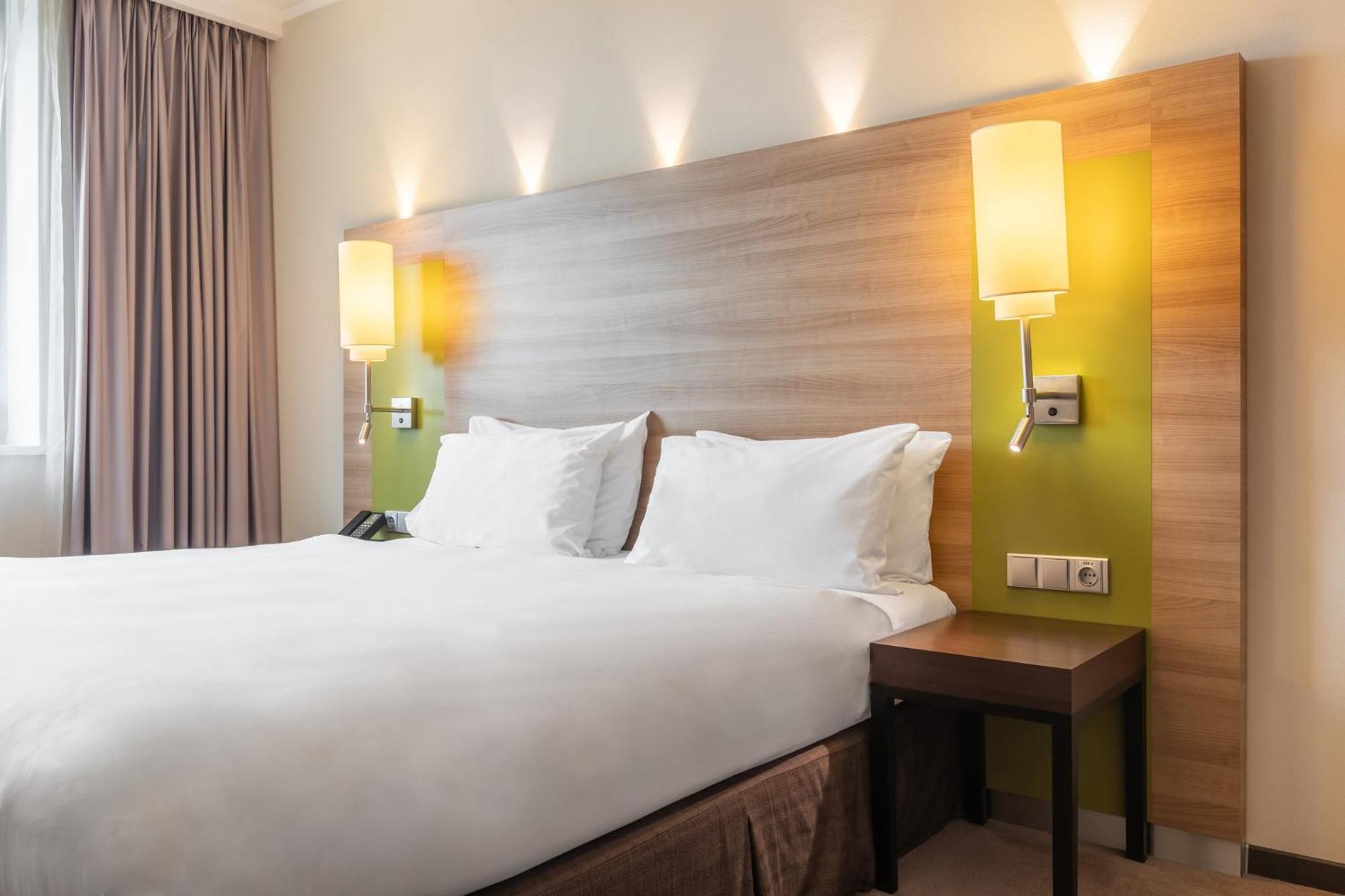 - Kyiv, An Ihg Hotel Kyiv