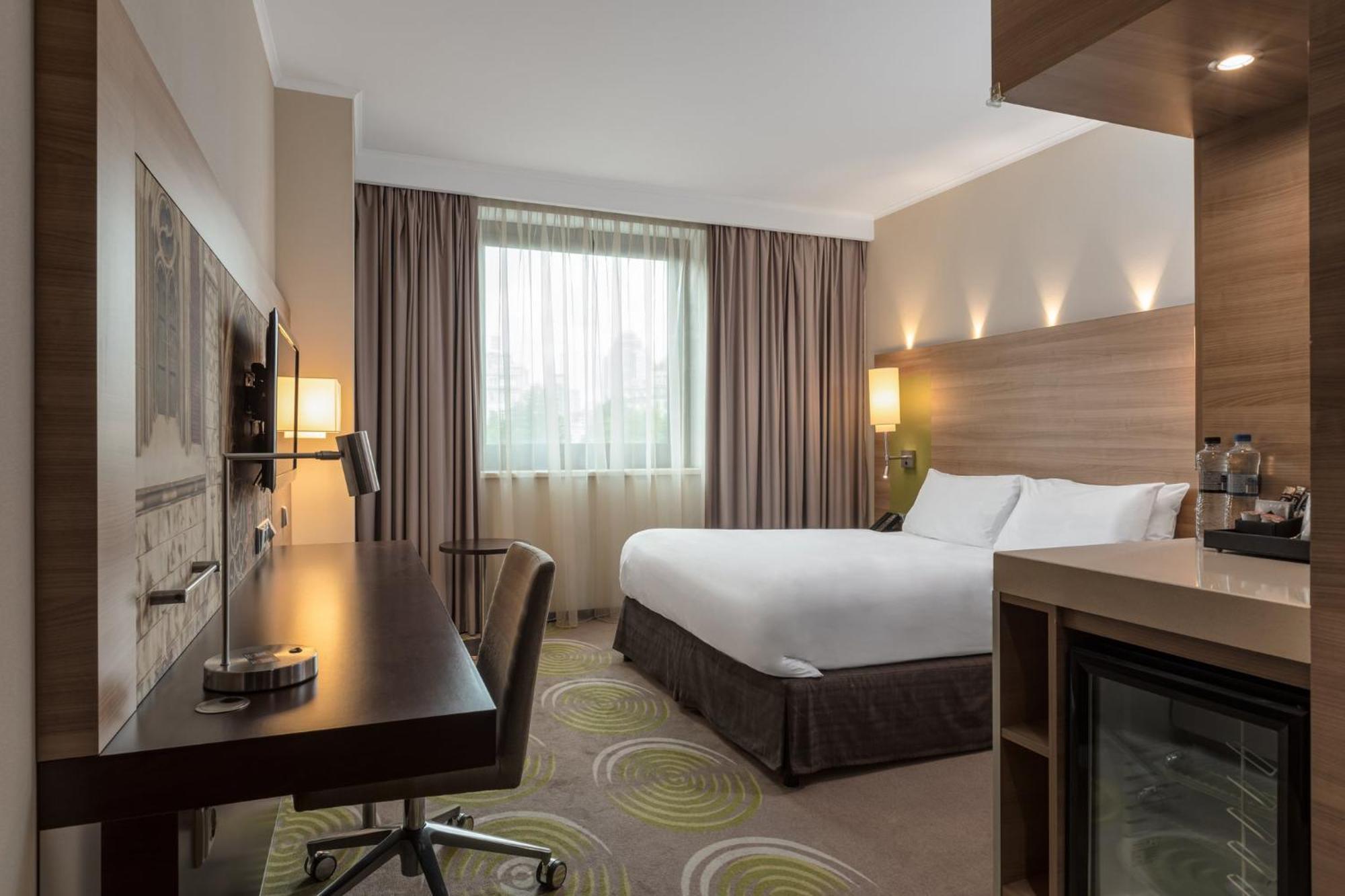 - Kyiv, An Ihg 4* Kyiv