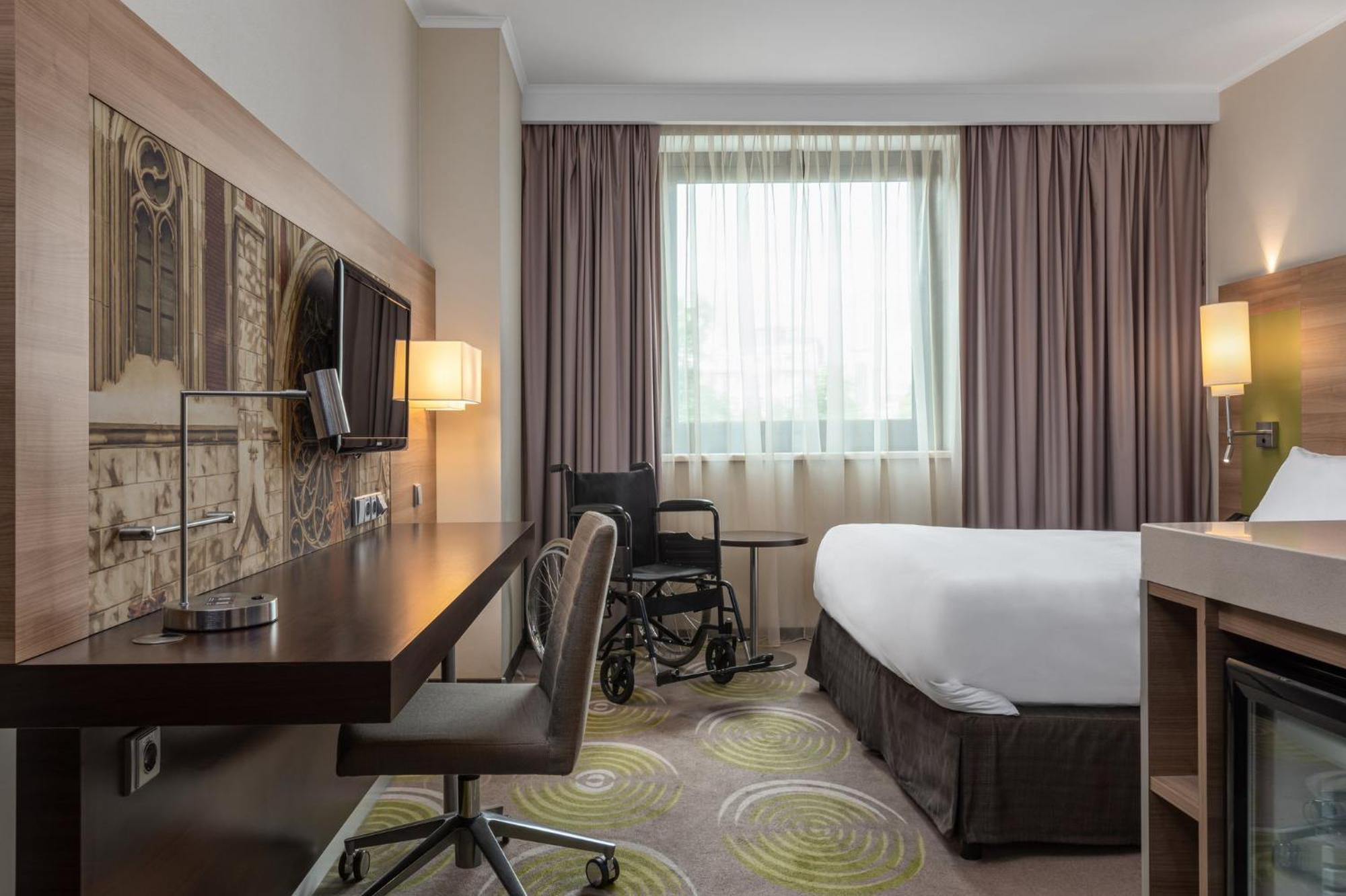 - Kyiv, An Ihg Kyiv