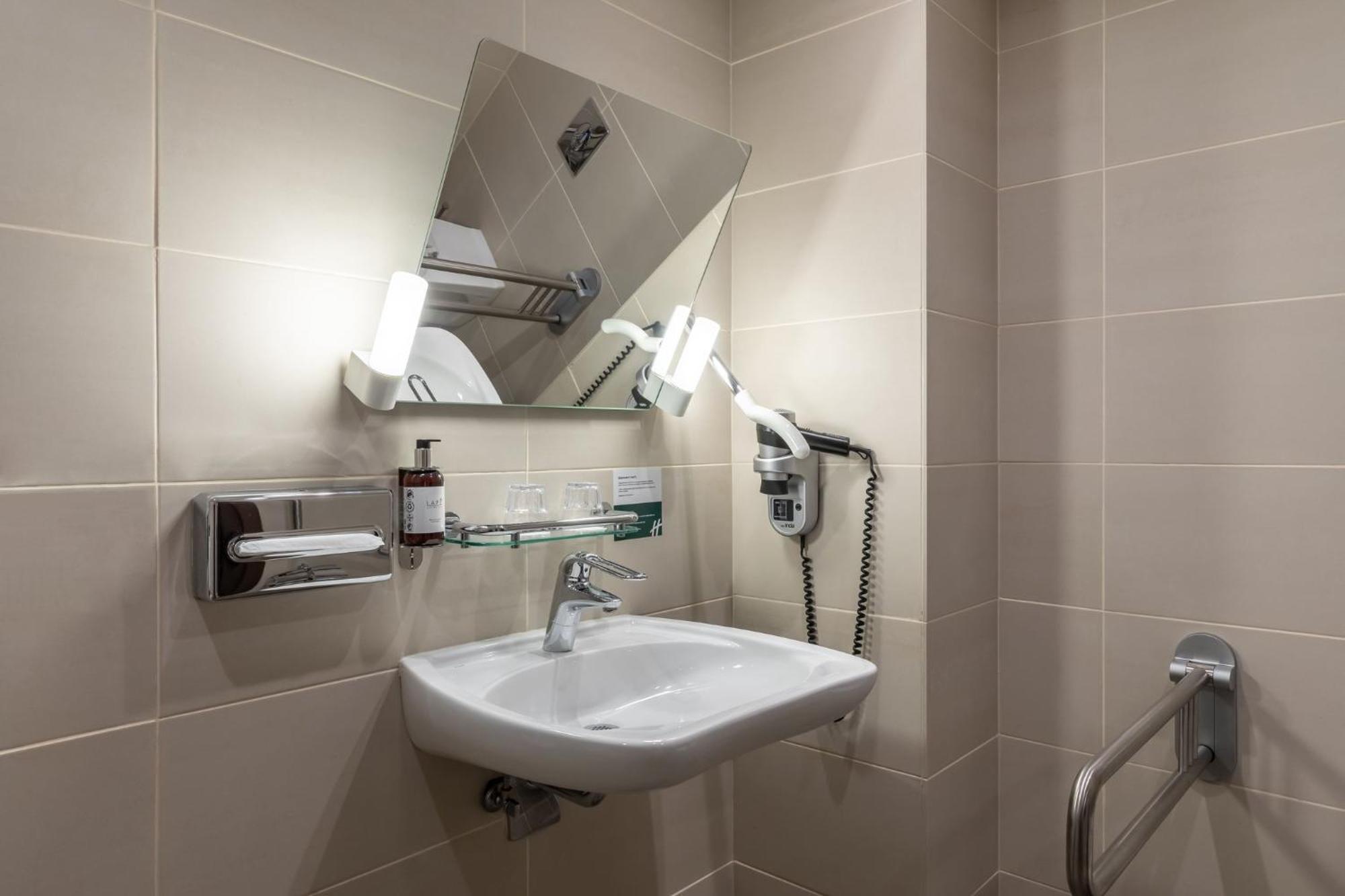- Kyiv, An Ihg 4*