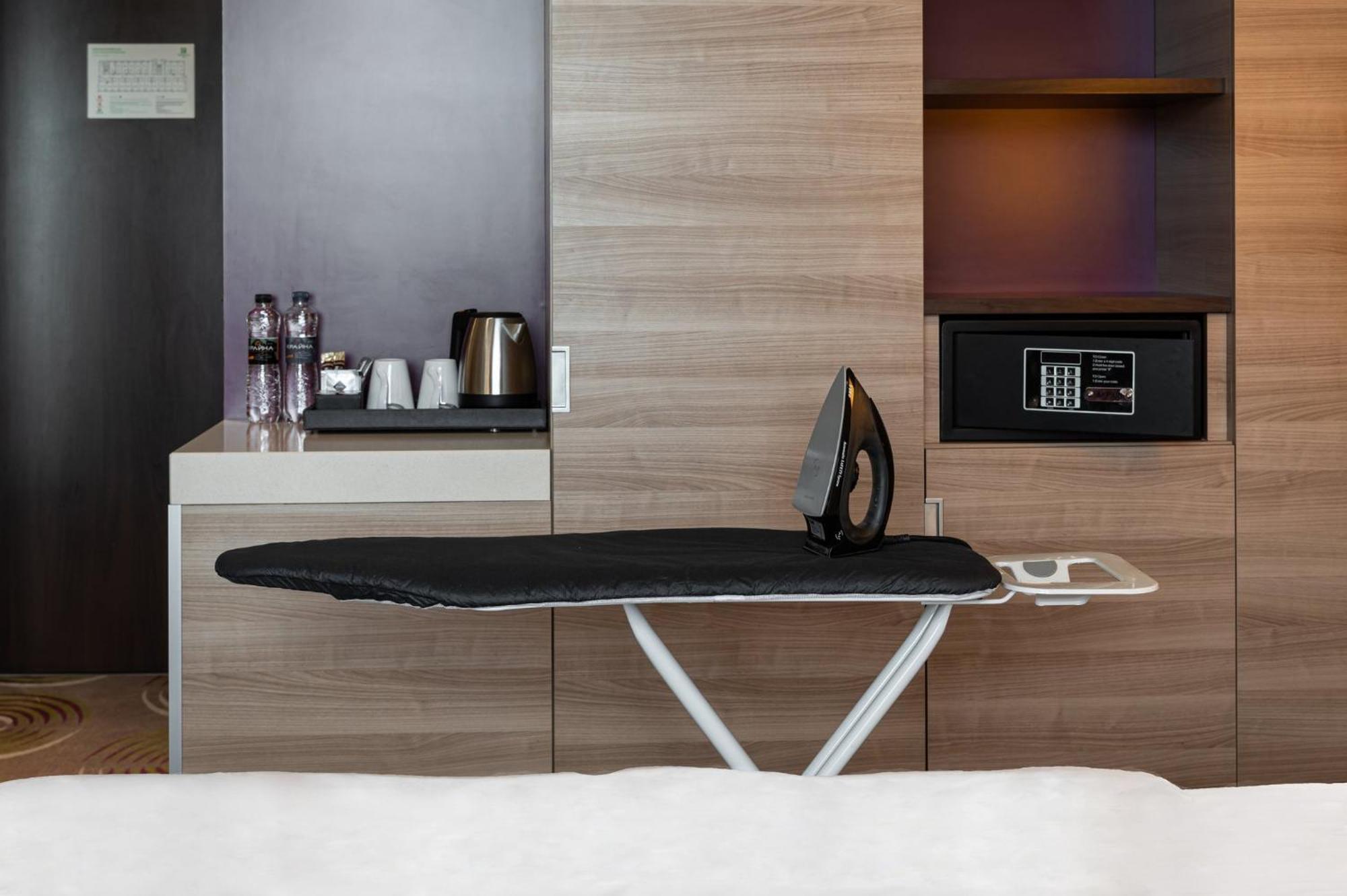 - Kyiv, An Ihg Hotel