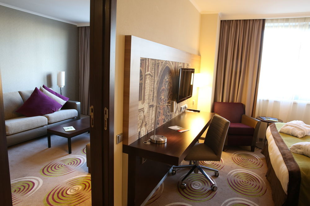 - Kyiv, An Ihg Hotel 4*